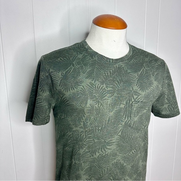Slate & Stone Textured Palm Leaves Pocket T Shirt - Picture 1 of 8
